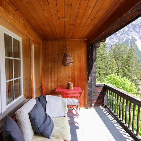 Chalet Badrutt By *